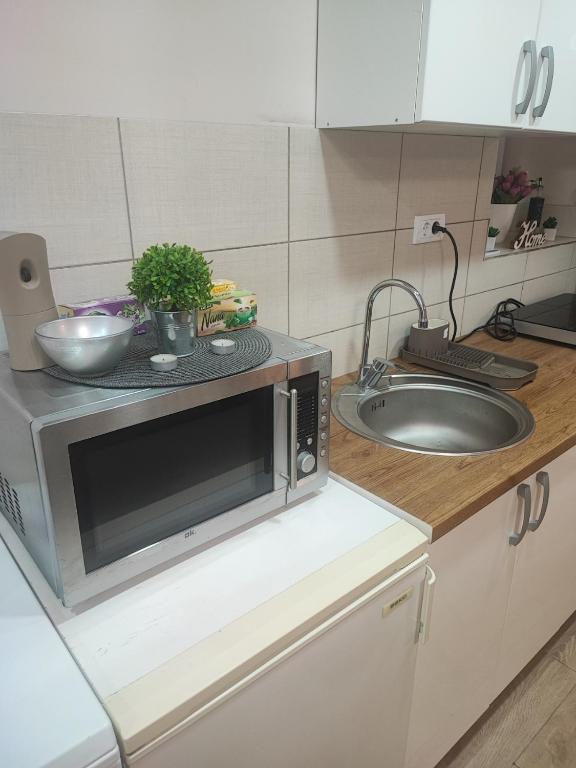 Kuchyň nebo kuchyňský kout v ubytování Villa Klaudija