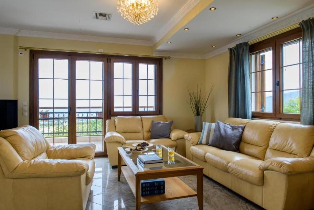 Posezení v ubytování Olympus Pantheon Luxury Villas