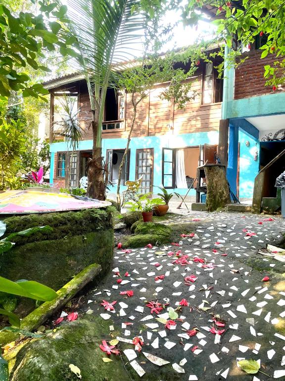 Um jardim em Casa Selva - Vila do Abraão - Ilha grande