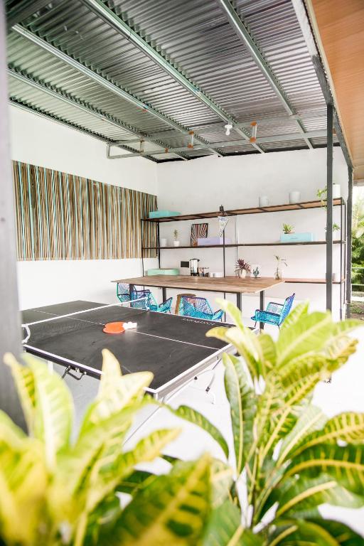 Biliár nebo kulečník v ubytování Pura Vibra Hostel