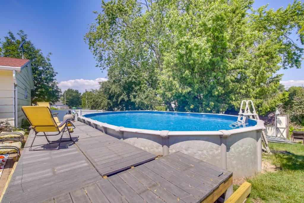 Hồ bơi trong/gần Algoma Victorian - Steps to Lake Michigan!