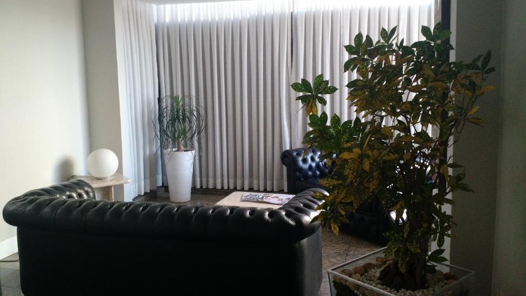  Plaza Suite Hotel