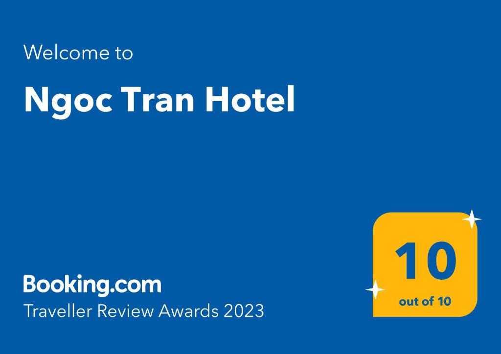 una captura de pantalla del cartel del hotel del tren nypc en Ngoc Tran Hotel en Da Lat