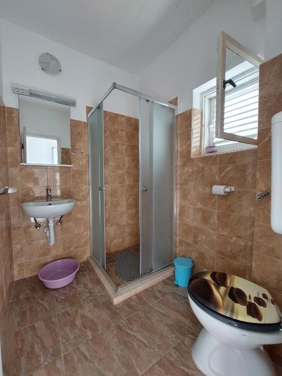 Kúpeľňa v ubytovaní Apartments by the sea Drace, Peljesac - 4550