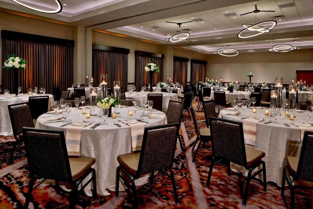 Renaissance Minneapolis Hotel, The Depot photo
