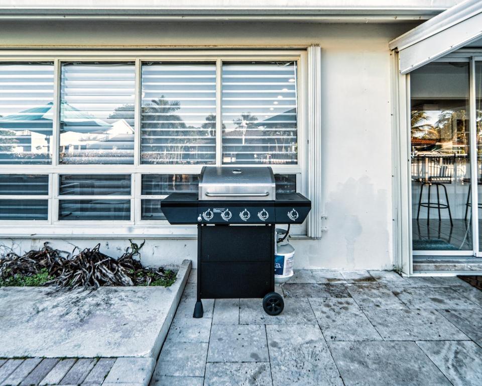 Grills & BBQ Equipment for Rent  Miami, Ft. Lauderdale & Palm Beach