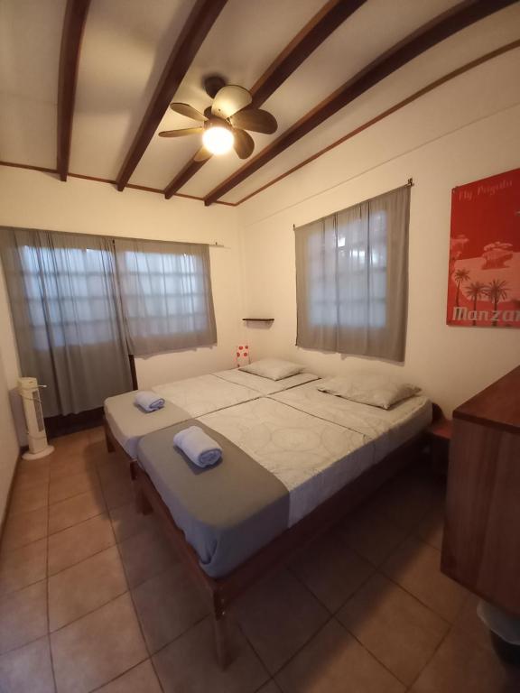 Pagalù Hostel - Small Double Room With Shared Bathroom