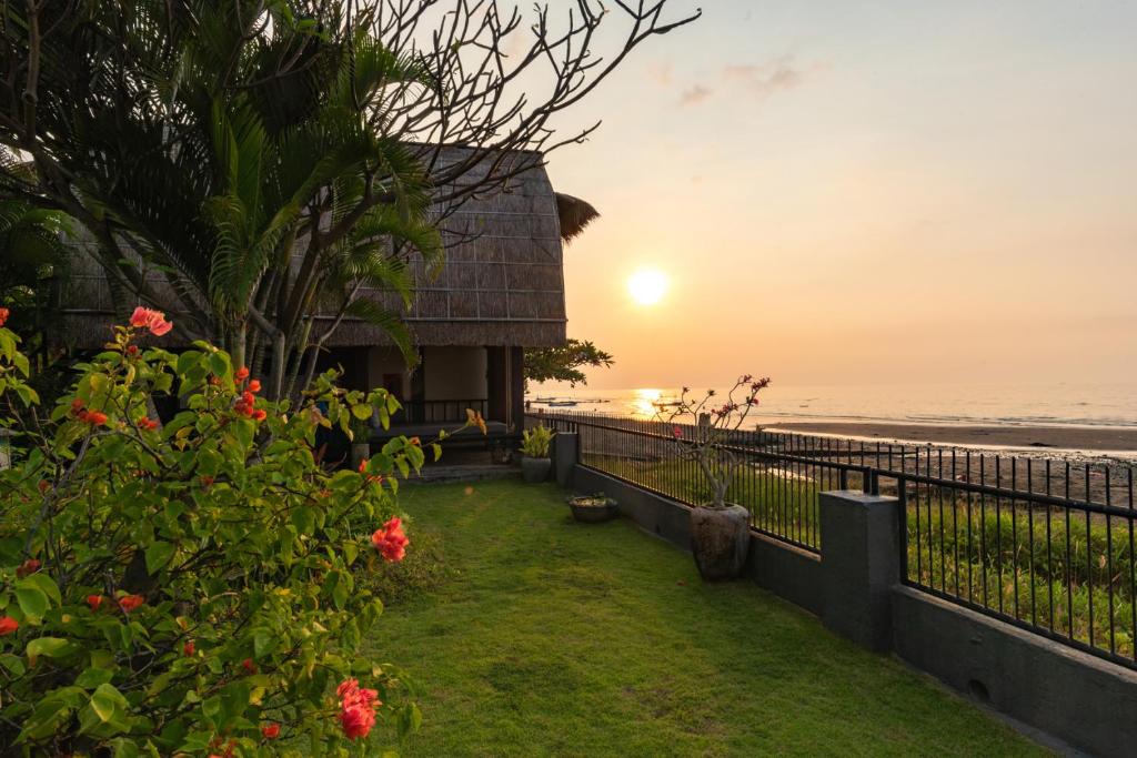 Villa Hikume – Relax In A Private Beachfront Villa