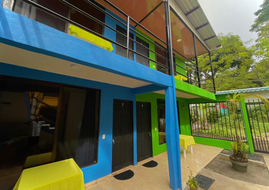 Carey Lodging - Habitación Cuádruple Clásica