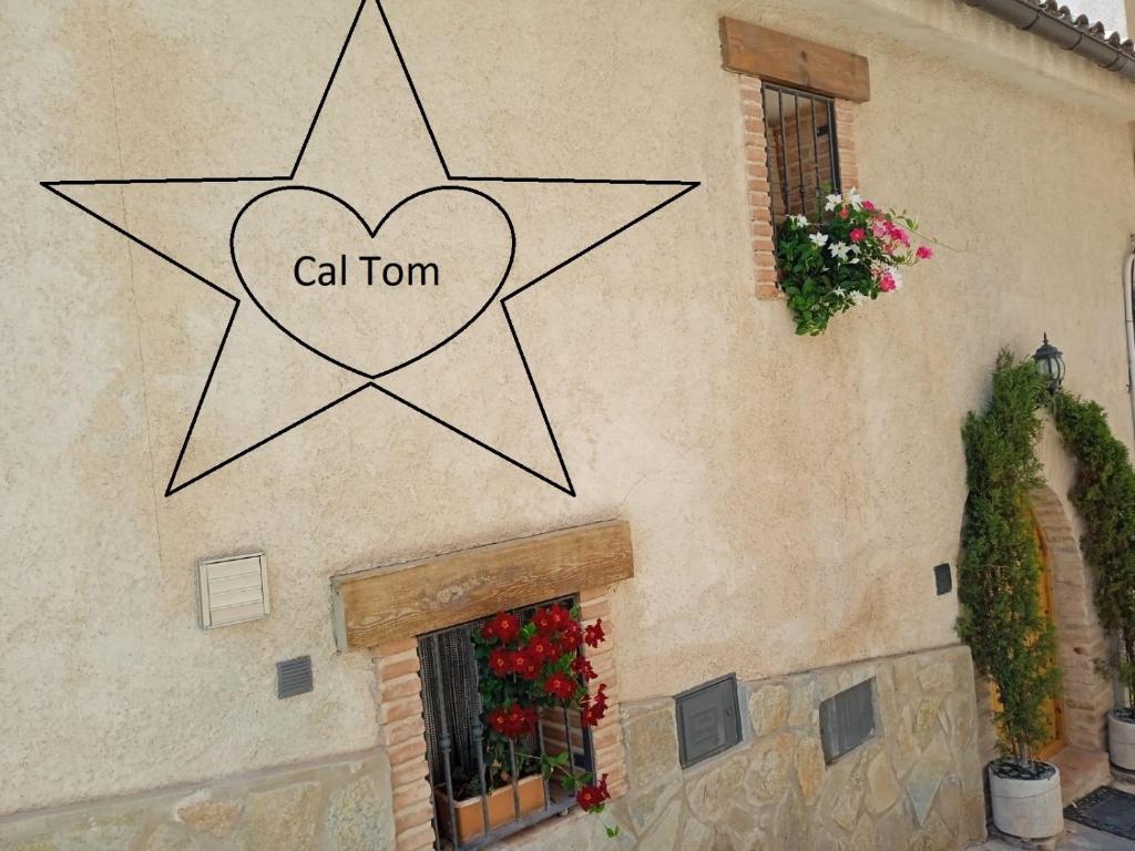 La Vilella BaixaにあるCal Tomの呼び出し文字の星