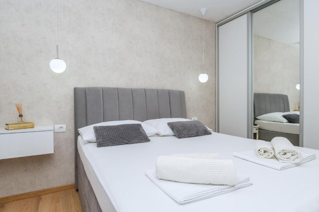 Postel nebo postele na pokoji v ubytování Apartment Mirjana