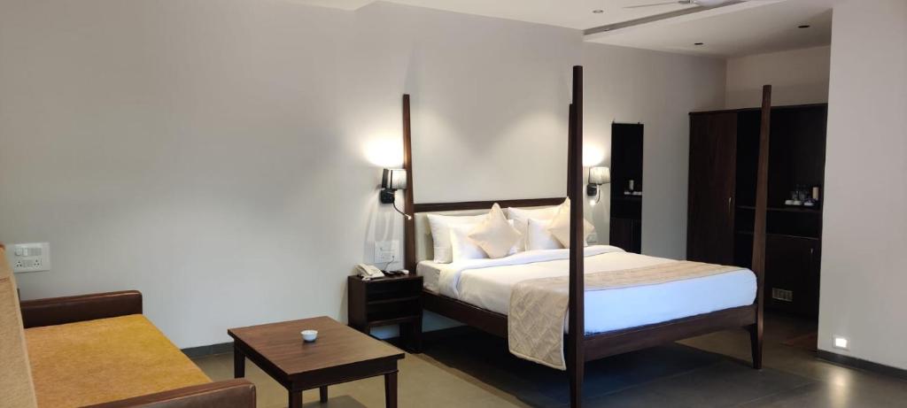 R R Heritage Resort Pure Vegetarian - Camera Familiare