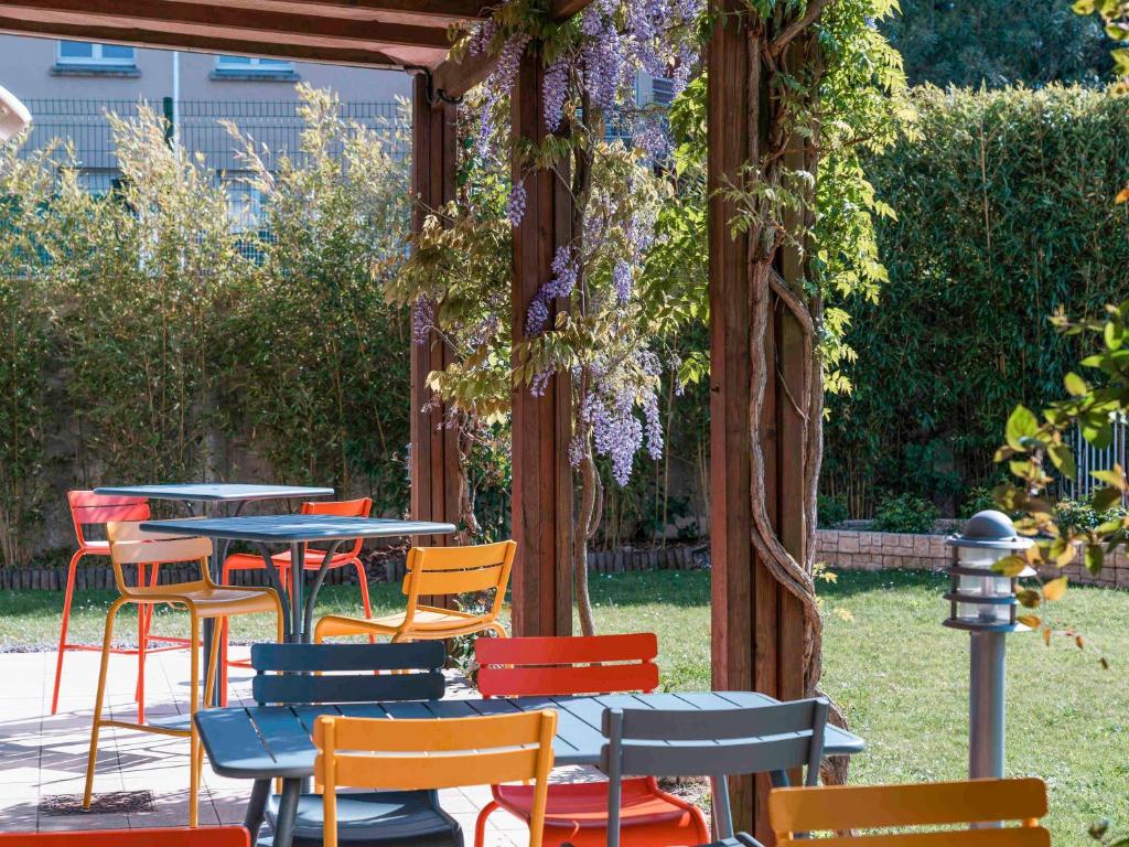 Zahrada ubytování ibis Styles Carcassonne La Cité
