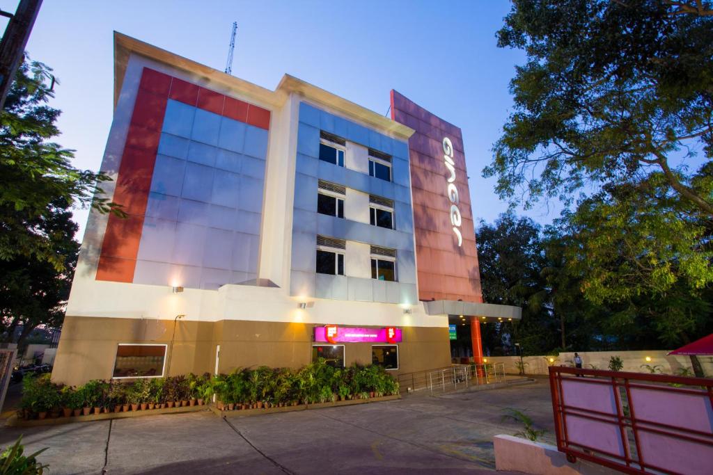 una representación de la parte delantera de un hotel en Ginger Mysore, en Mysore