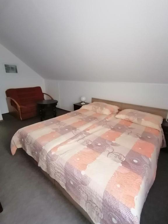 Postel nebo postele na pokoji v ubytování ubytování v apartmánu