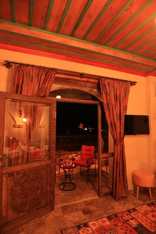 TV a/nebo společenská místnost v ubytování Cordial Cappadocia Hotel