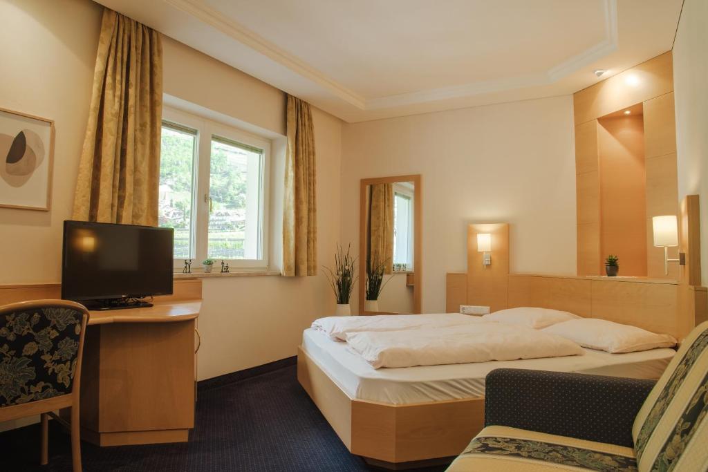 TV a/nebo společenská místnost v ubytování Hotel Elisabeth