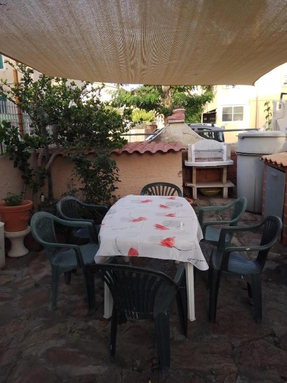 Casa Iole a Carbonia - Spazioso Appartamento con BBQ
