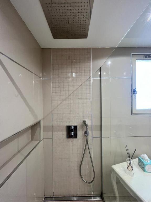 Audrey Bathroom Shower Set