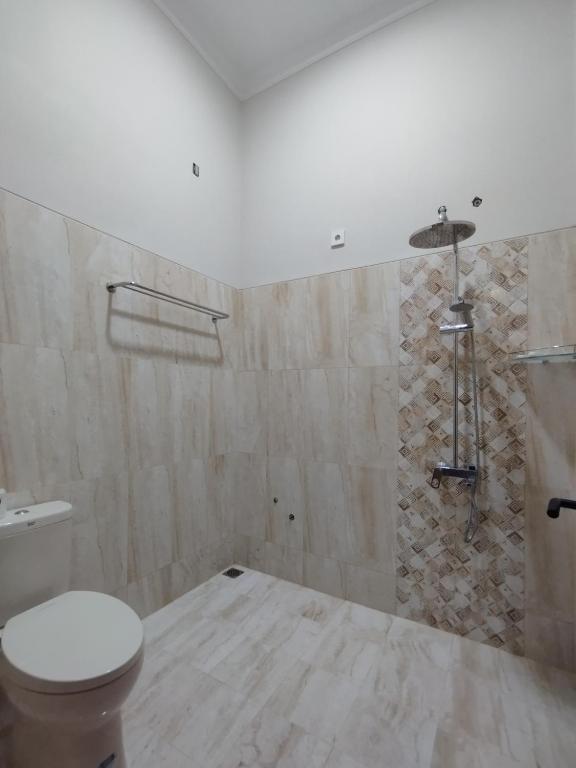 Saira Hotel dan Homestay Syariah - Queen Oda - Bahçe Manzaralı