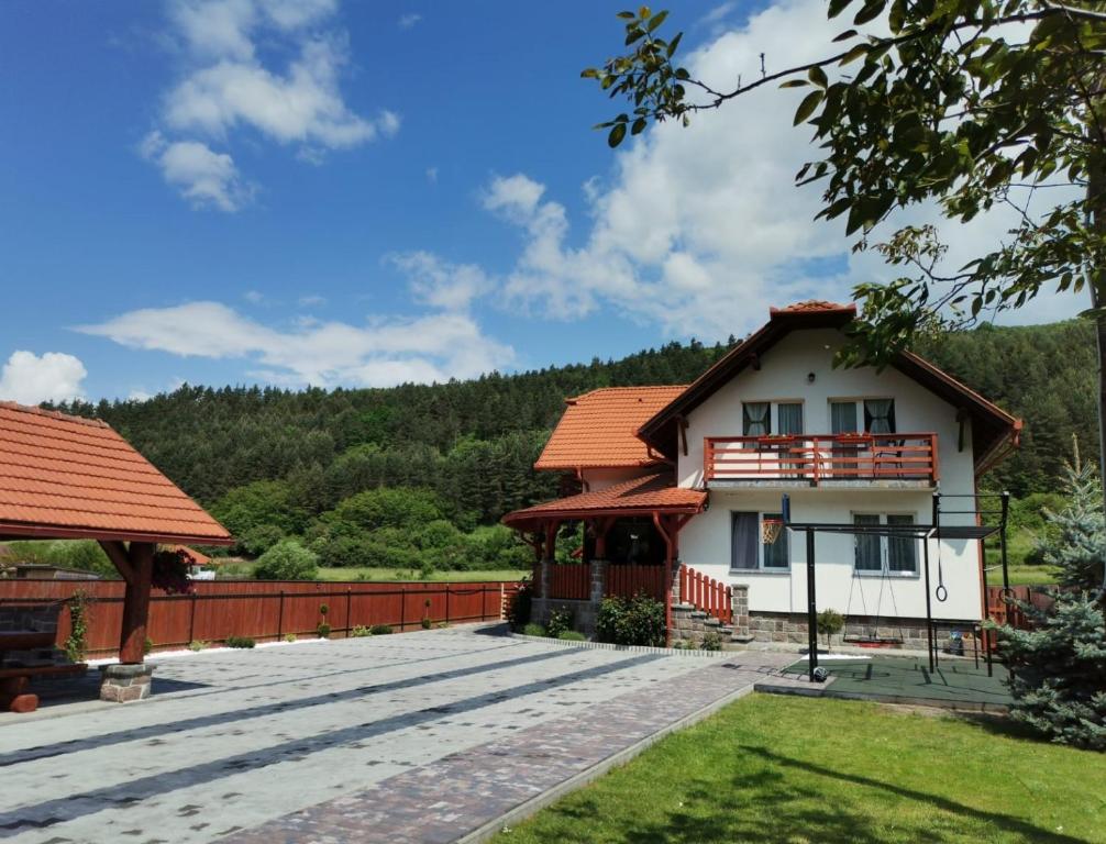 Příroda nedaleko penzionu