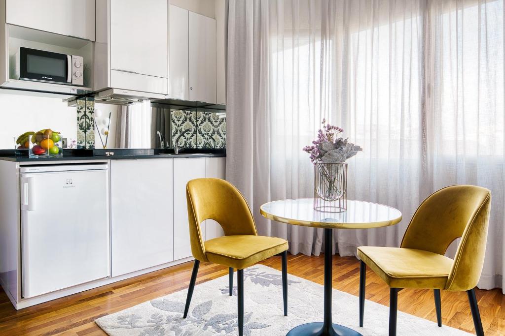 Apartosuites Jardines de Sabatini - 2