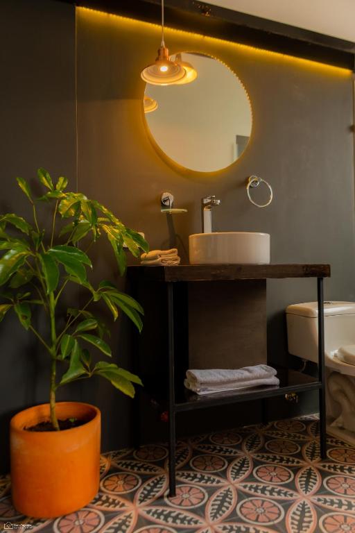 La Banksia Hotel - Deluxe Queen Room