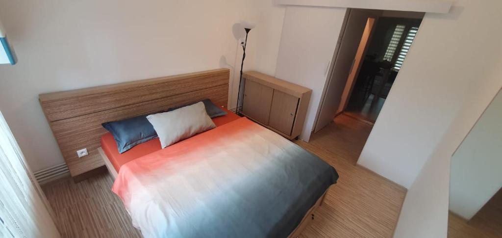 Ένα ή περισσότερα κρεβάτια σε δωμάτιο στο Chic Studio