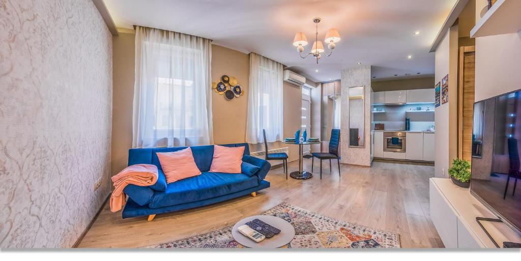 COZY aptmt in the center*AC*electronic door locker 1074 Budapest, 45 Hársfa utca 2. emelet 36. ajtó kép - 1