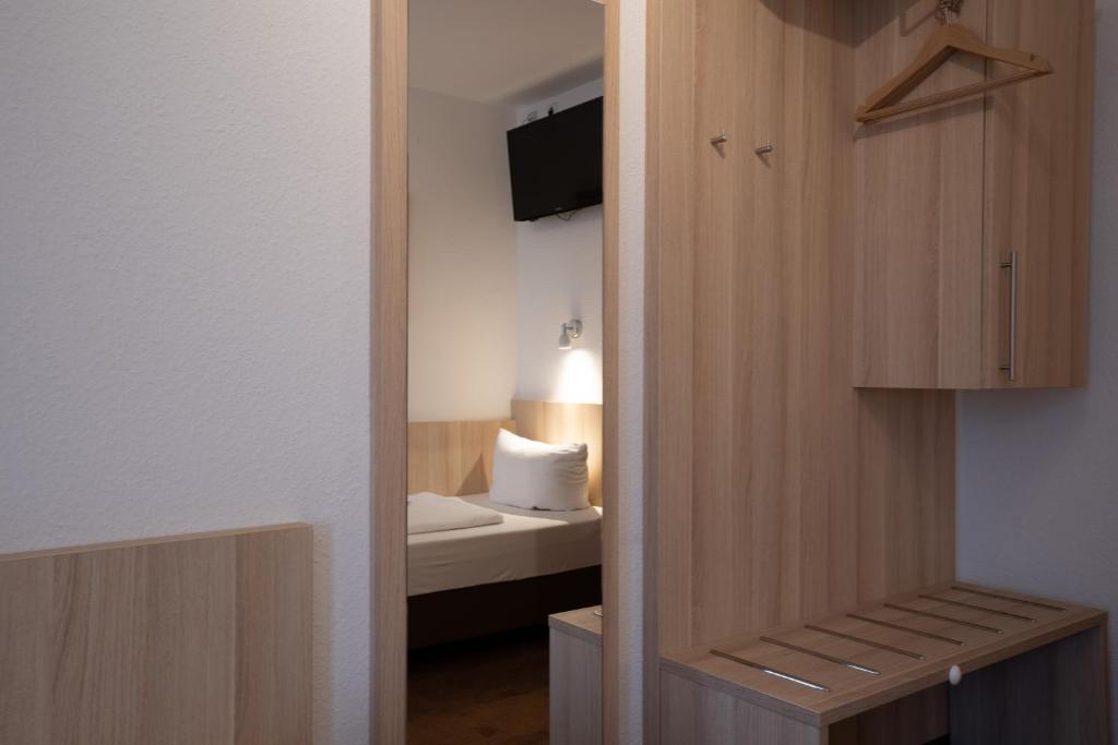 Hotel Zum Prinzen Sinsheim - Standard Single Room