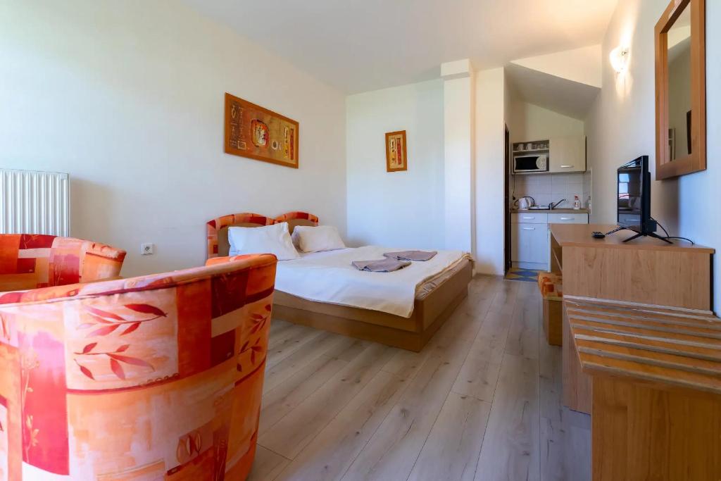 PENZIÓN QUATRO II 250m od kúpaliska - Doppelzimmer Mit Terrasse