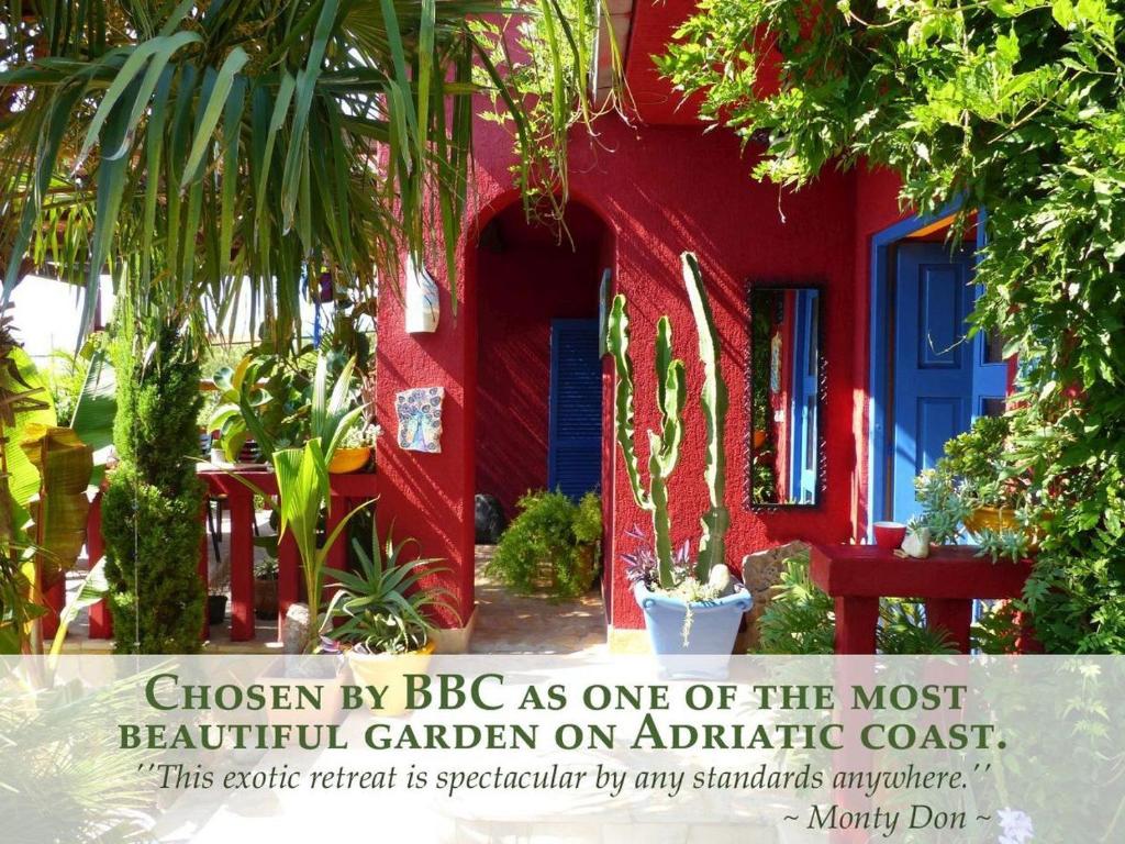 Villa Tropica - Secluded Private Pool, Jungle Garden, Soulful Escape near Split & Trogir