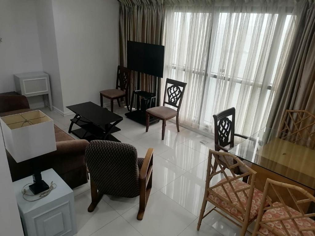 Roxas Blvd Stunning Studio Condo Near US Embassy - Appartement De Deux Chambres