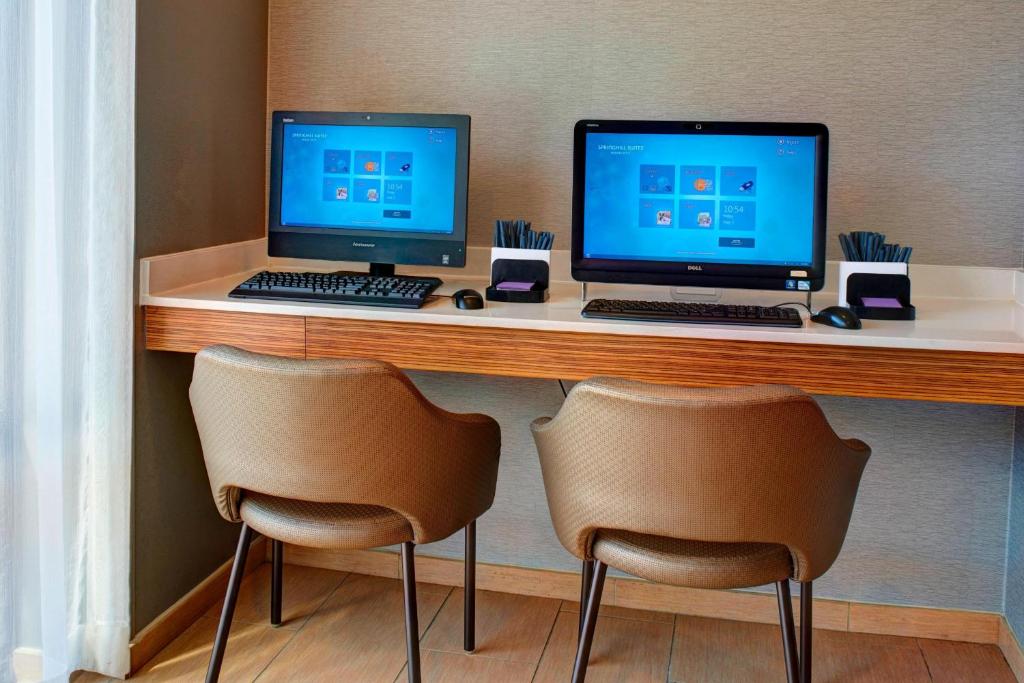 SpringHill Suites St. Louis Brentwood photo