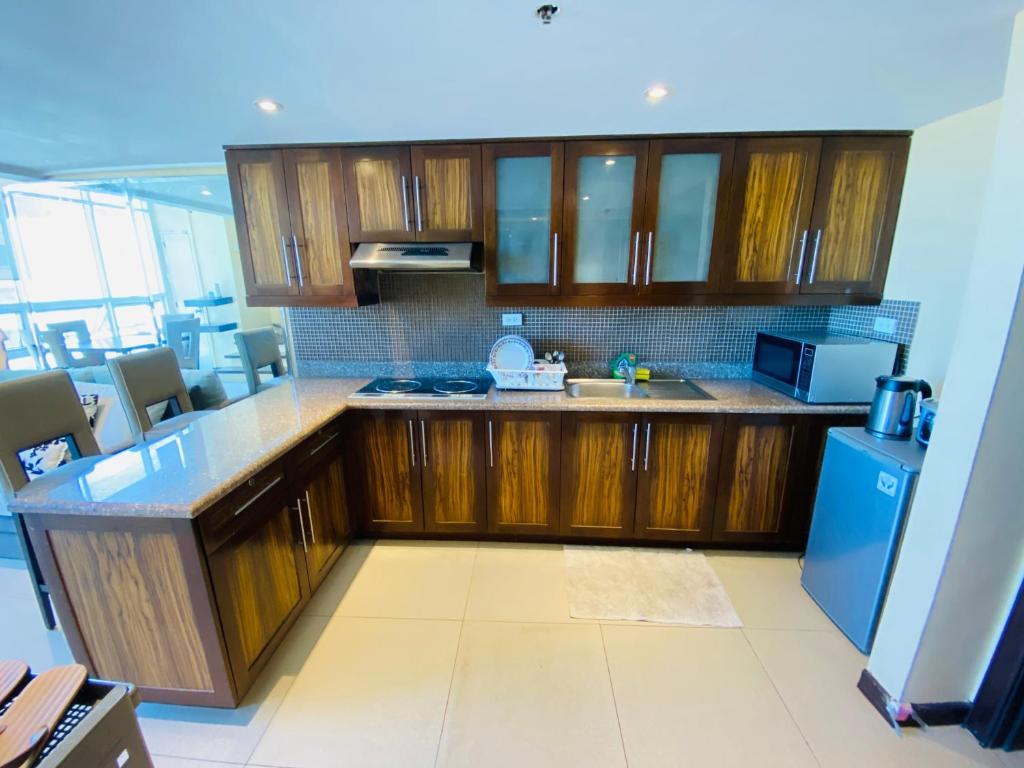 Cebu City Huge Lofts by P&J - Loft