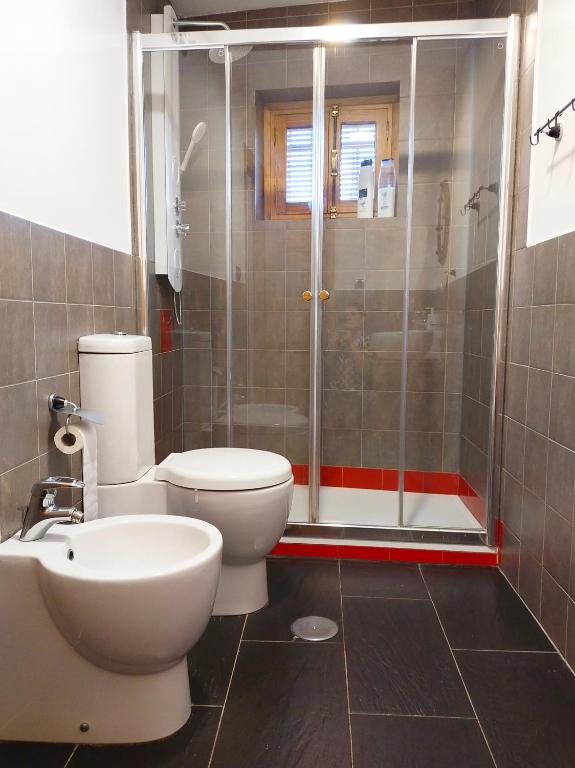Koupelna v ubytování Preciosa casa grande con patio en Sevilla 8PAX