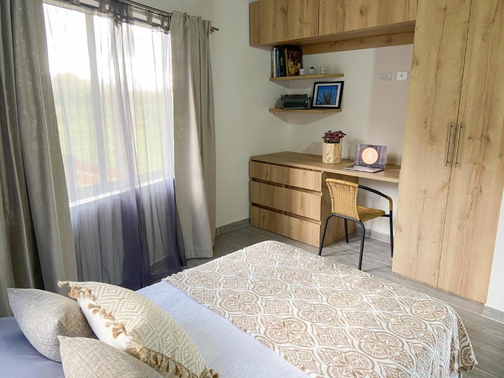 Kuchyň nebo kuchyňský kout v ubytování Cabañas con jacuzzi y chimenea - Casa Floral, Marinilla