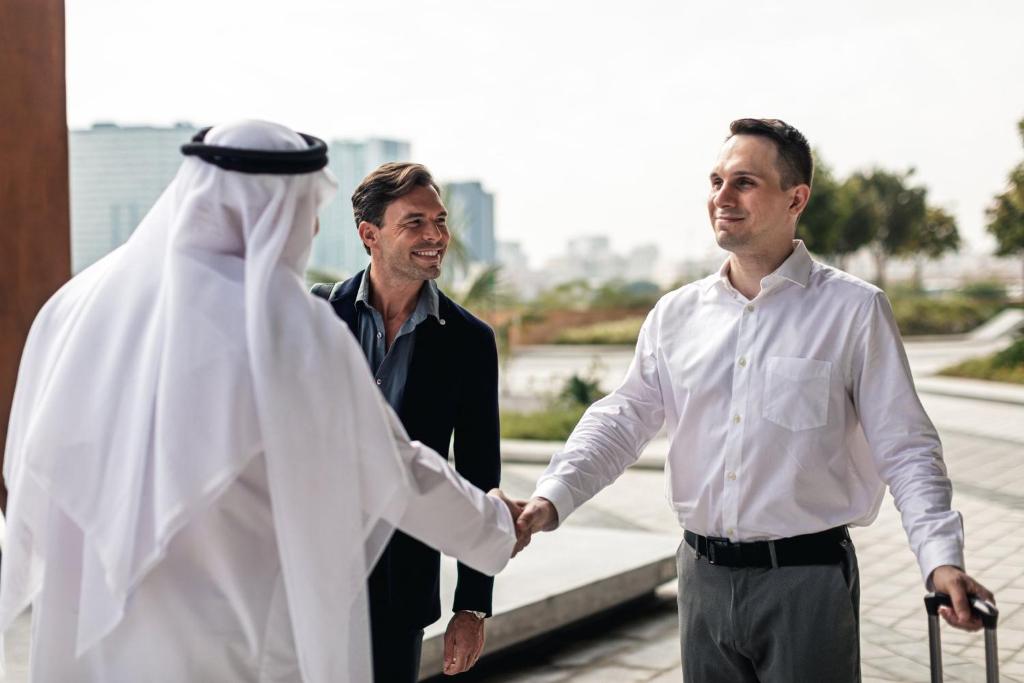 Holiday Inn & Suites - Dubai Science Park by IHG - Resim 15