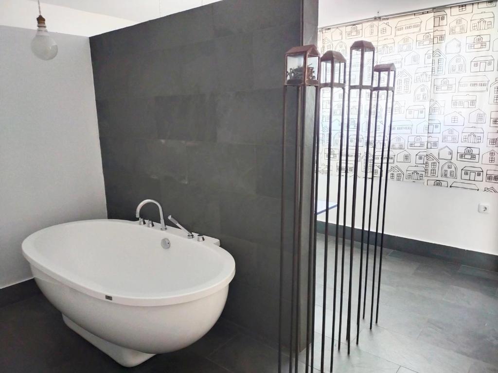 Koupelna v ubytování Preciosa casa grande con patio en Sevilla 8PAX