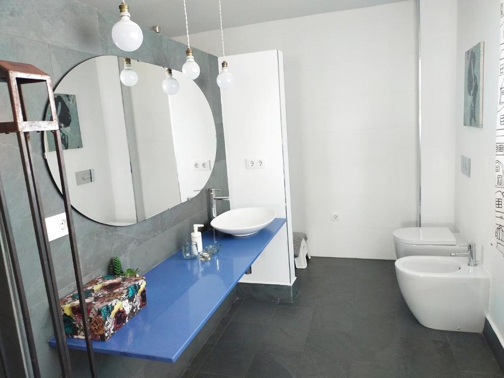 Koupelna v ubytování Preciosa casa grande con patio en Sevilla 8PAX
