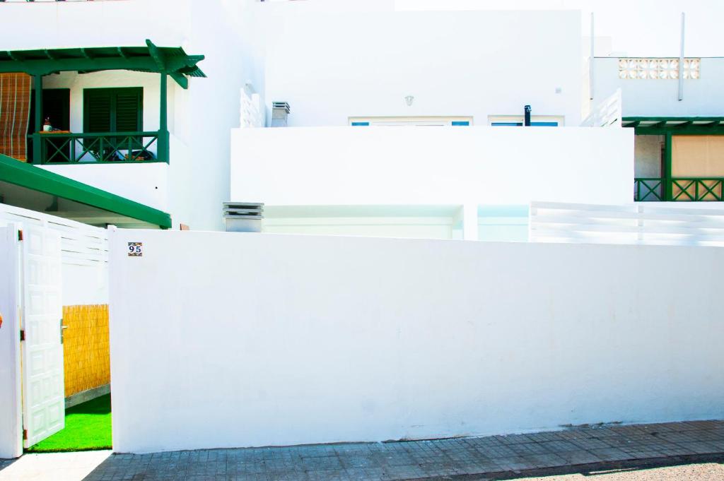 Balkón nebo terasa v ubytování Vibesol Pool Heated House