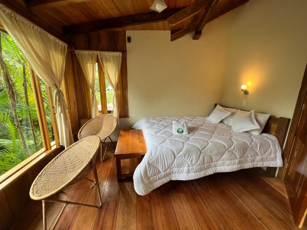 La Casa de Cecilia Mindo - Family Room With Bathroom