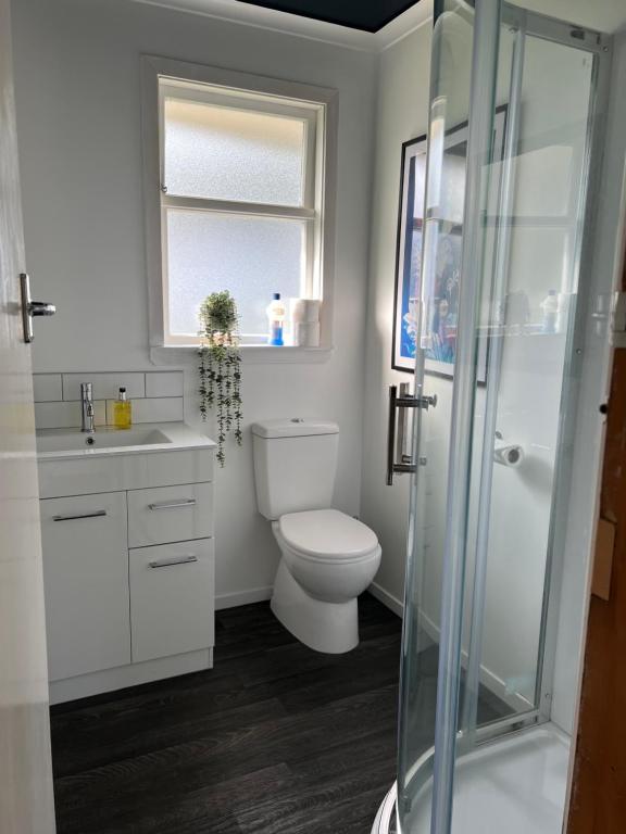 Close to Picton Town - Resim 8