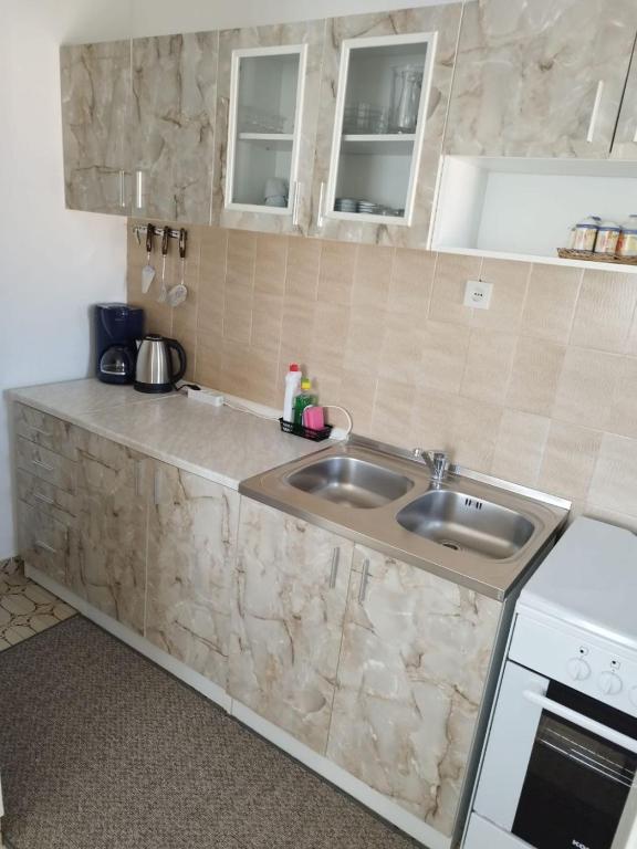 Apartments Slava - private parking, Nin – Updated 2023 Prices
