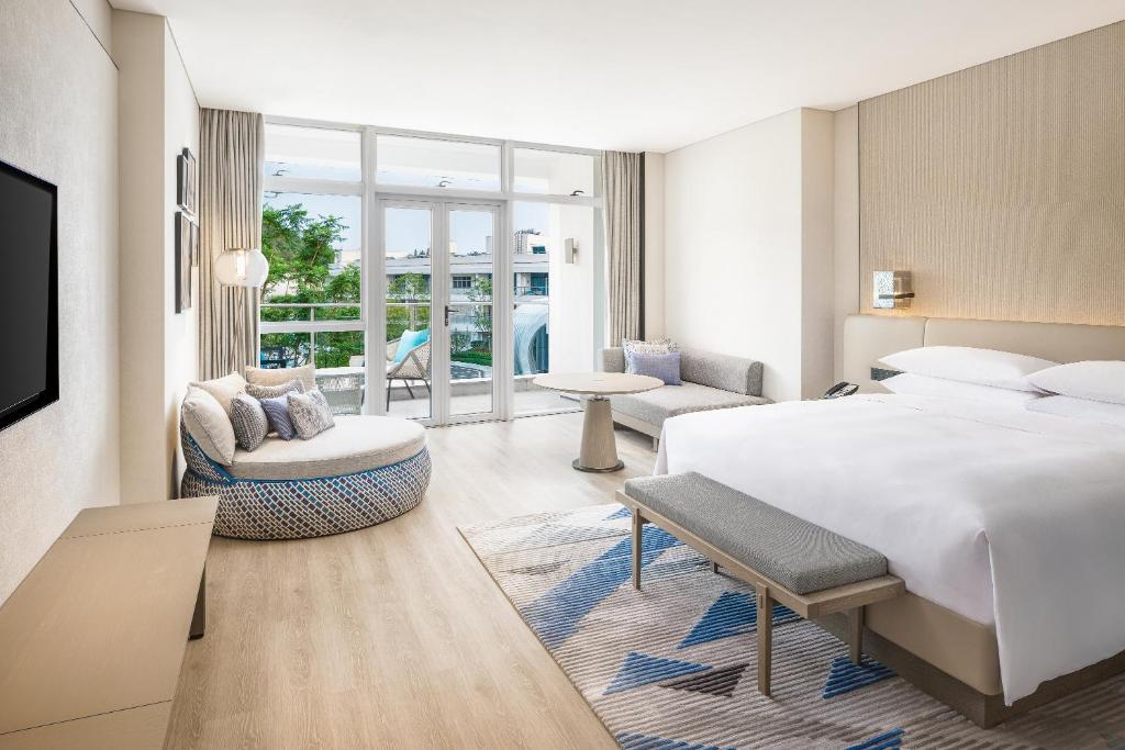 Postel nebo postele na pokoji v ubytování Sheraton Beihai Resort