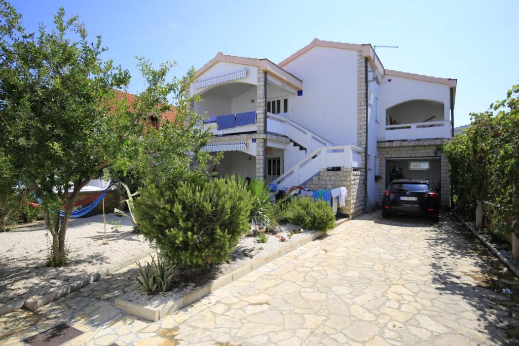 Budova, v ktorej sa apartmán nachádza