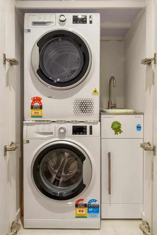 Latimer Square 1 bed 1 bath - Single Level - Resim 20