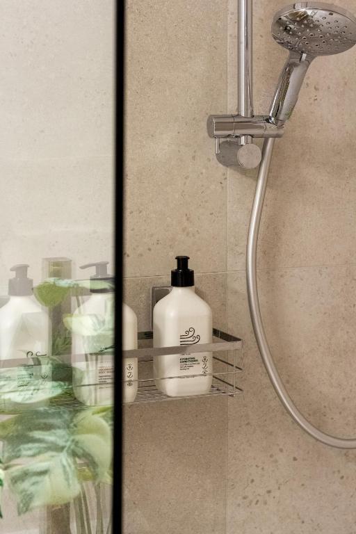 Latimer Square 1 bed 1 bath - Single Level - Resim 21