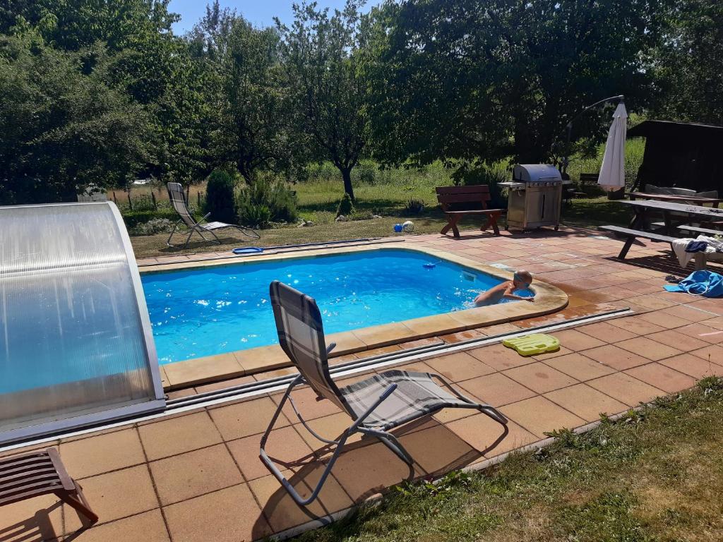Bazén v ubytování Apartmány Roudnice nebo v jeho okolí