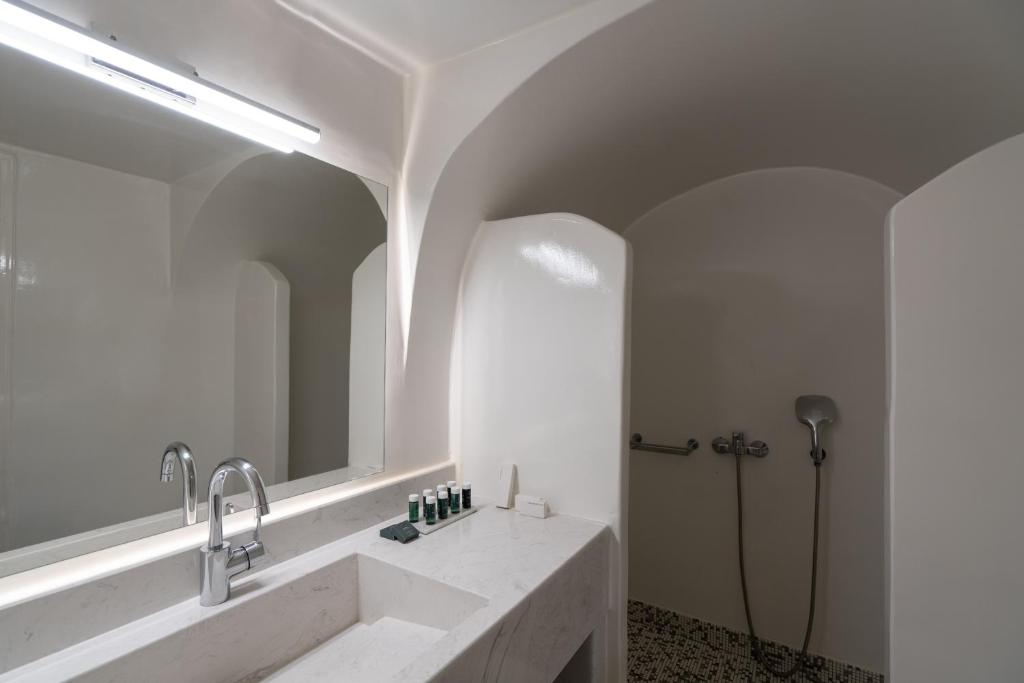 Volcano View by Caldera Collection - 18